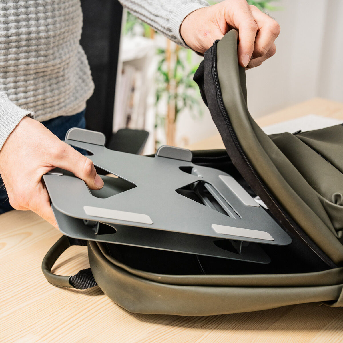 Folding and Adjustable Laptop Stand Lastan InnovaGoods-6